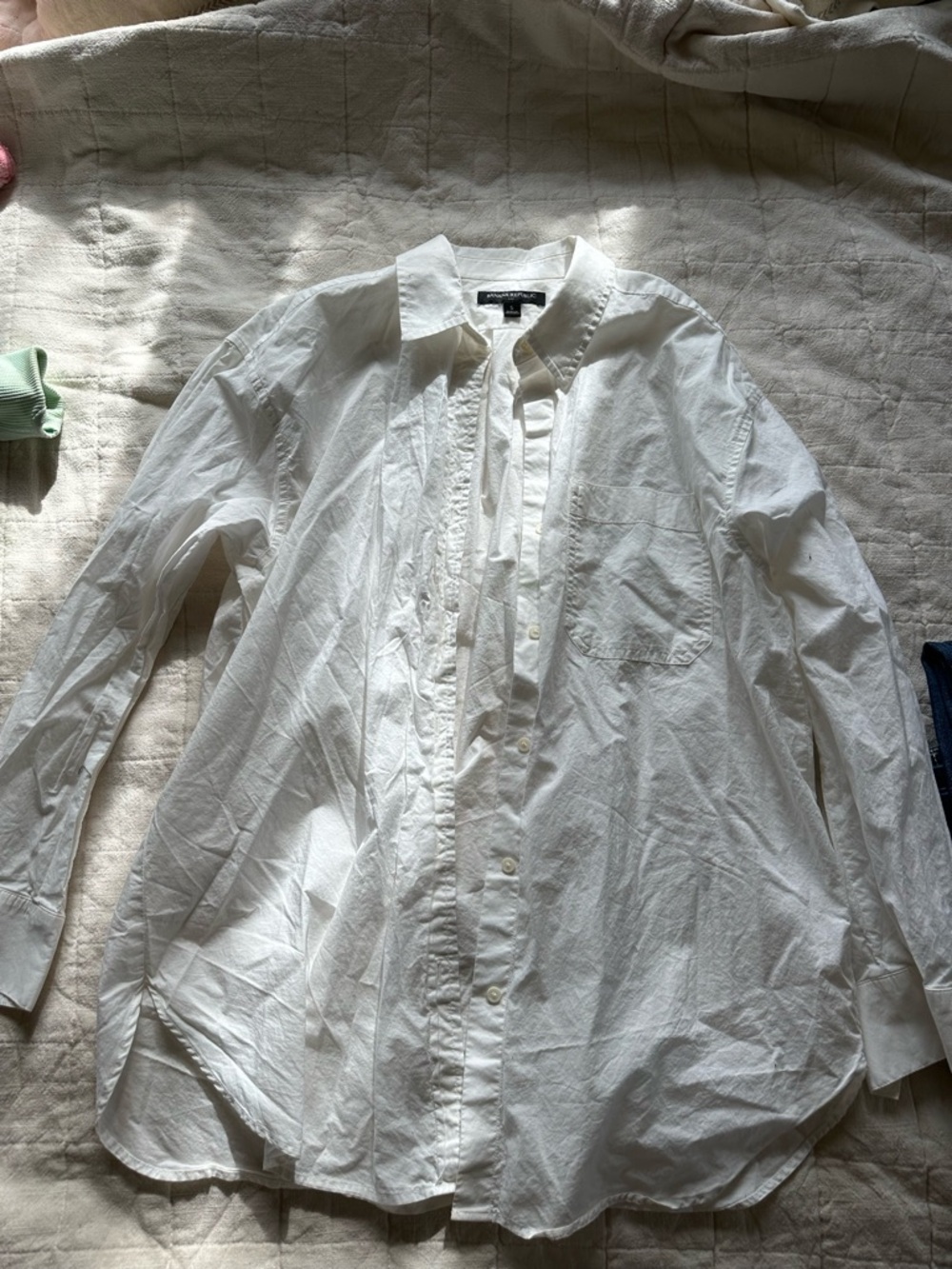 Banana Republic White Long-Sleeve Button-Down Shirt